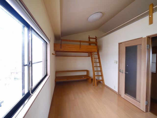 フジモトビルの洋室|広々とした洋室です