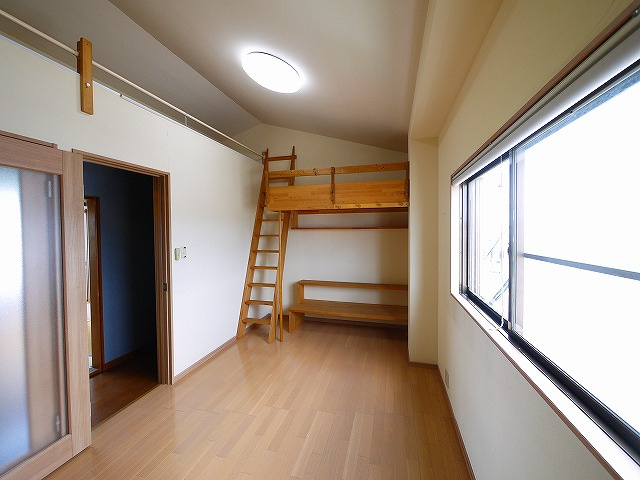 フジモトビルの洋室|広々とした洋室です