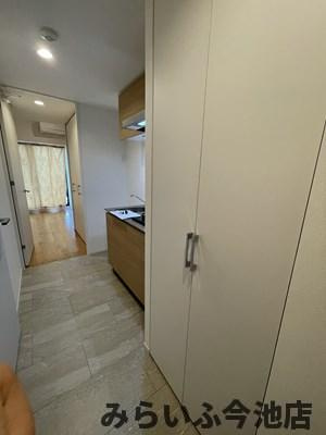 【設備】 | シーズンフラッツ千種 | 洗濯置き場は扉があるので収納してスッキリ見せれます♪