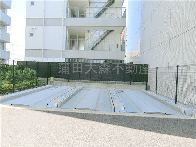 メインステージ蒲田Ⅵエグザの駐車場