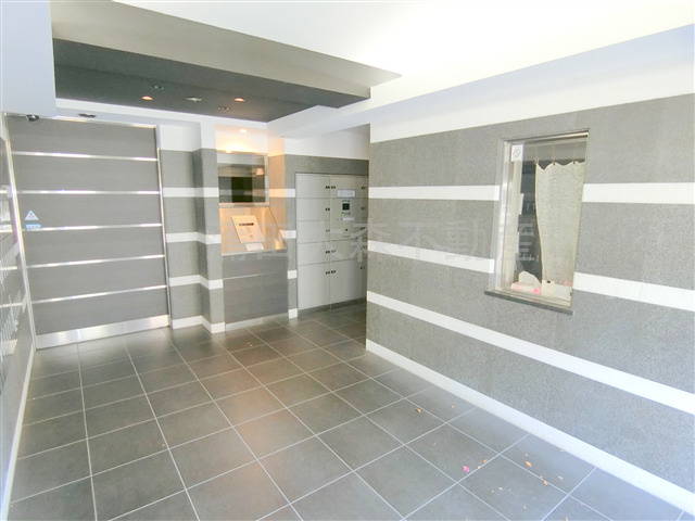 メインステージ蒲田Ⅵエグザのエントランス|防犯カメラTVモニター付オートロック　宅配BOX　エントランス　