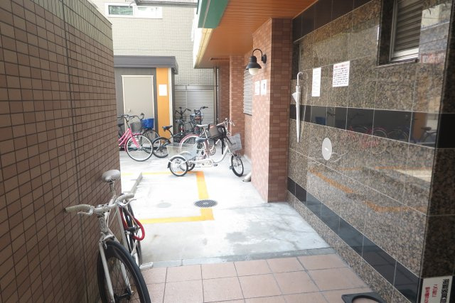 コンソラーレ難波のロビー