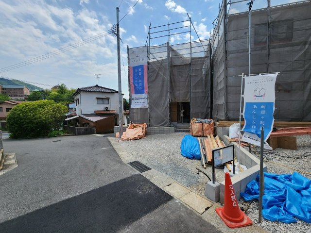 ークレイドルガーデンー小倉南区志井６丁目第4　【小倉南区　新築戸建て】の前面道路含む現地写真|現地撮影　2023,5,12　ークレイドルガーデンー小倉南区志井６丁目第4　【小倉南区　新築戸建て】