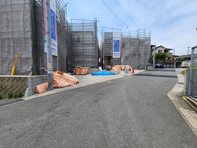 ークレイドルガーデンー小倉南区志井６丁目第4　【小倉南区　新築戸建て】の前面道路含む現地写真|現地撮影　2023,5,12　ークレイドルガーデンー小倉南区志井６丁目第4　【小倉南区　新築戸建て】