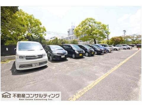 魚崎コーポの駐車場|対面キッチン