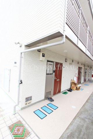 クレイノ八潮のエントランス