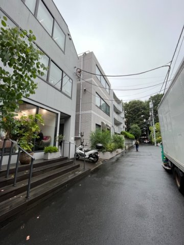神宮前松井ビルの外観