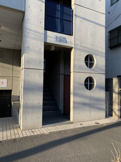【エントランス】