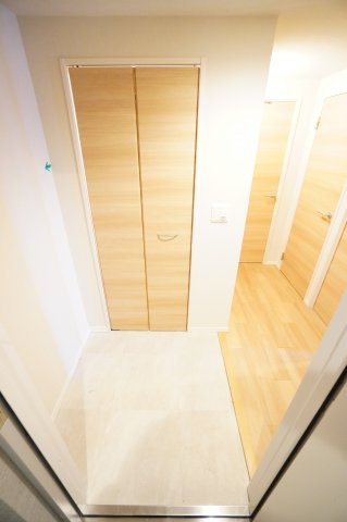 【玄関】 | IS | ※同物件・同タイプの写真です。