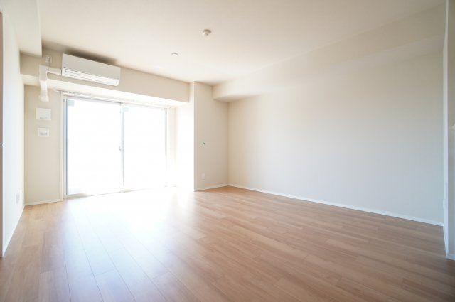 【居間・リビング】 | IS | ※同物件・同タイプの写真です。