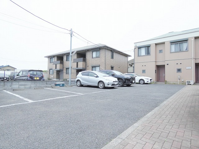 フラッツヒルBの駐車場