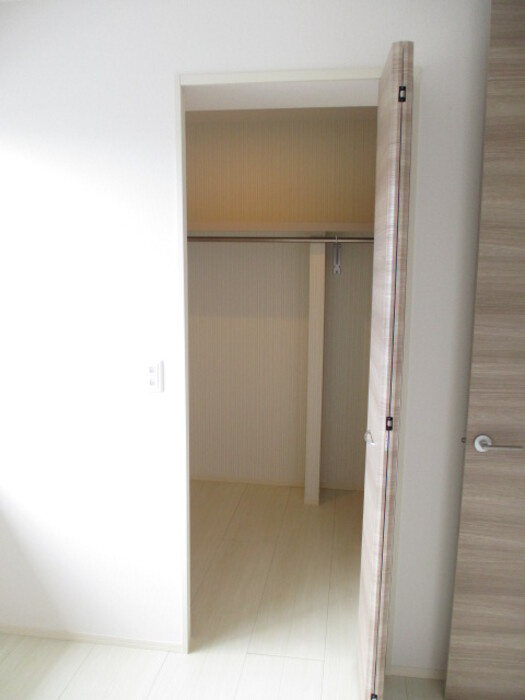 シュトラールの収納|たっぷりとした収納スペースです