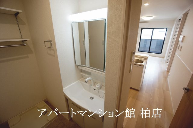 ポー・チャコットの独立洗面台