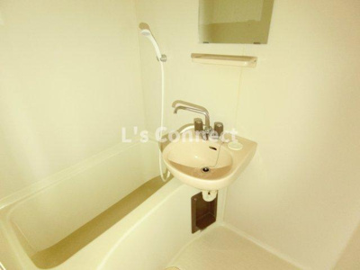 【浴室】 | ベルシティイズミ | 給湯式のお風呂。