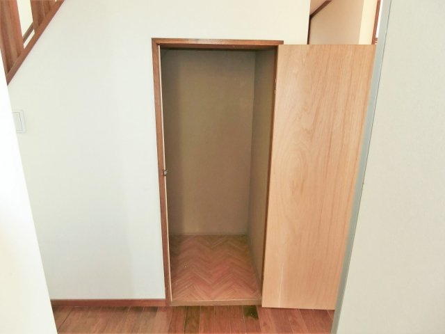 八街に53K邸貸家の収納