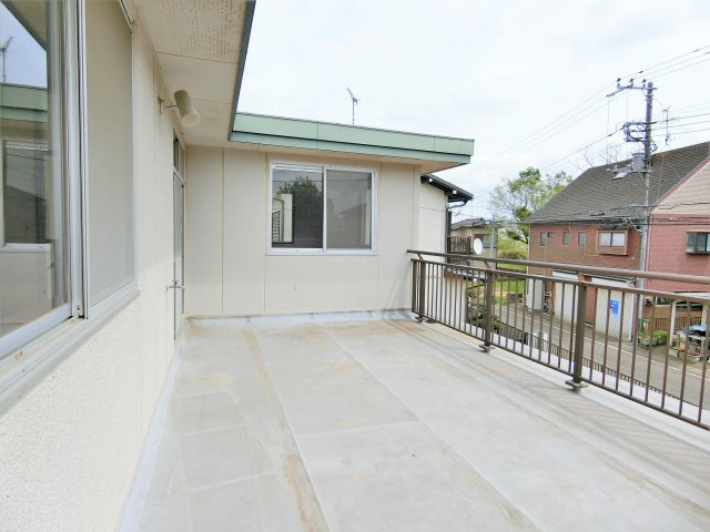 八街に53K邸貸家のバルコニー