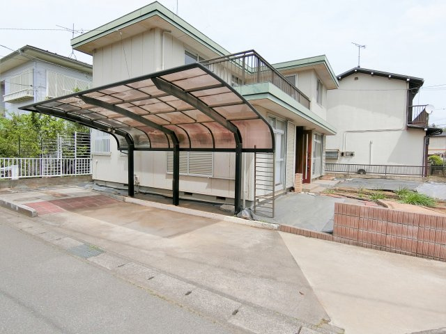八街に53K邸貸家の駐車場