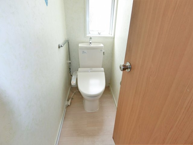 八街に53K邸貸家のトイレ