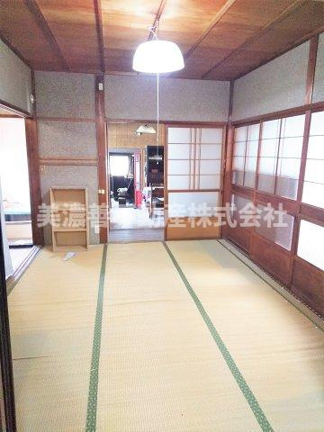 ６０７００　養老郡養老町西岩道中古戸建の和室