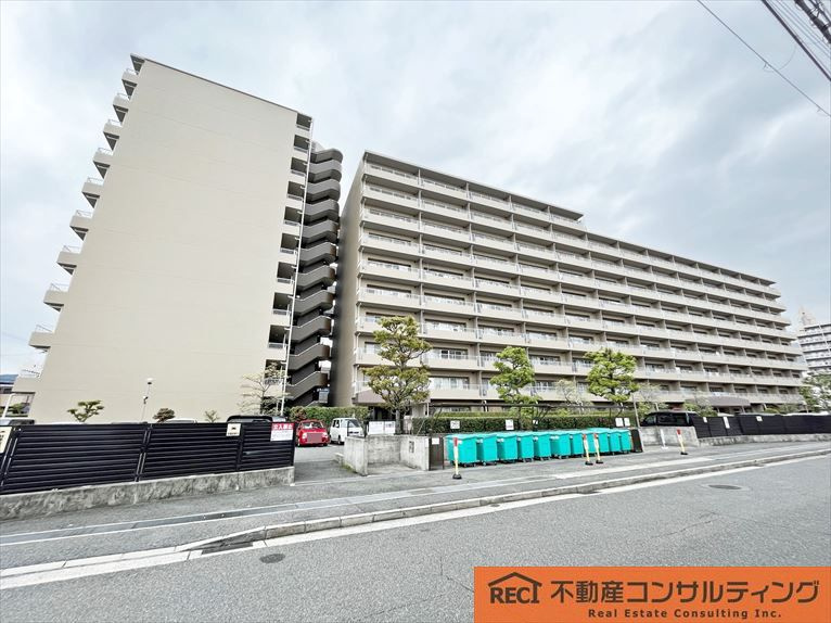 セレーノ見附の外観