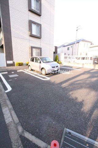 パストラールレジデンスの駐車場