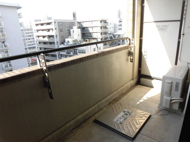 大阪市中央区上汐１丁目の賃貸マンションのバルコニー