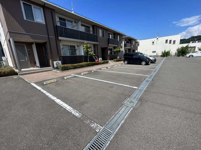 クオーレの駐車場