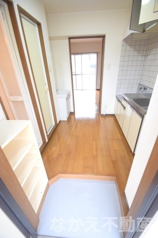 【玄関】 | 収納もある玄関です