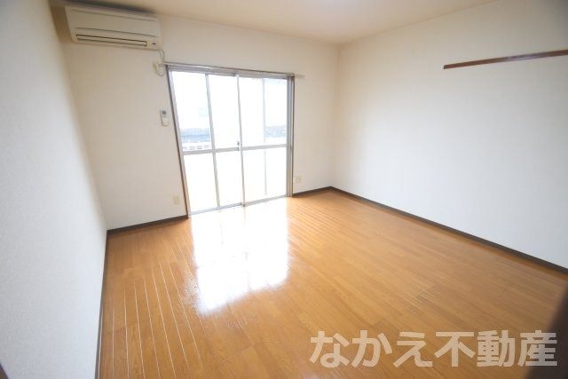 【寝室】 | 使い勝手のいい寝室です