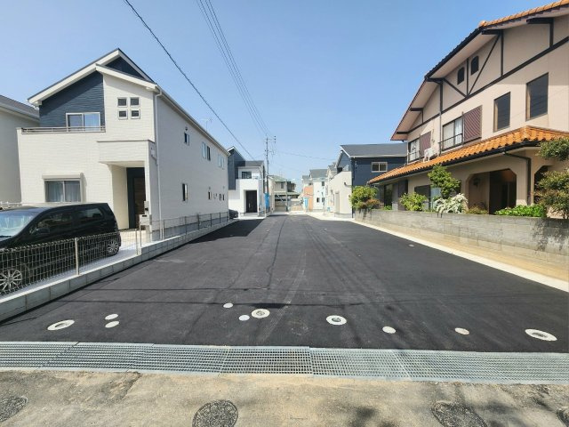 ーFITーフィットー若松区西小石町1期　【若松区　新築戸建て】の前面道路含む現地写真|前面道路も広々しています♪　　【若松区　新築戸建て】