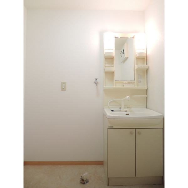 あきんどビルの洗面所|スペースが確保できる洗面所です
