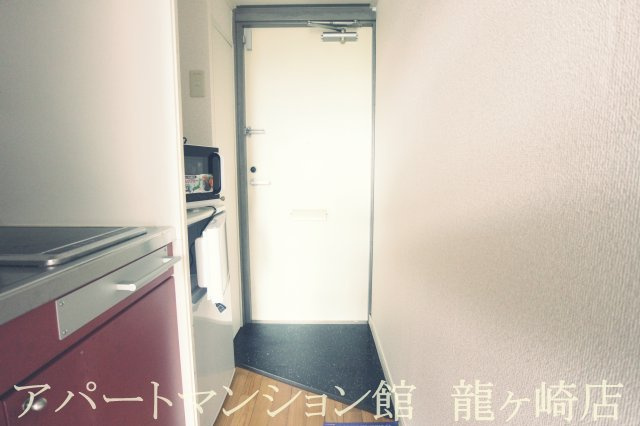 レオパレス八原の玄関