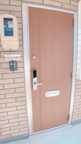 コート・グランツの玄関