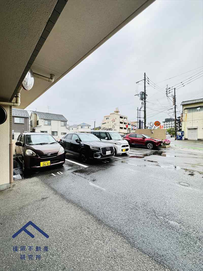 コスモ長尾リバーフォルムの駐車場