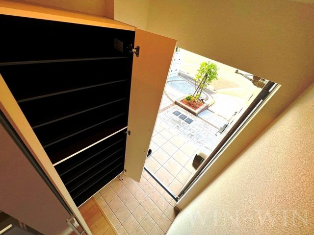 メゾン ボンヌシャンスの玄関