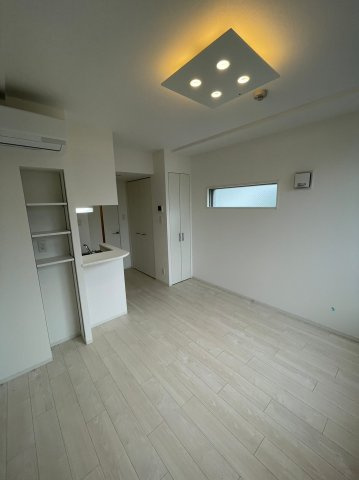 仲介手数料0円！！LUORE大曽根NORTHの居間・リビング