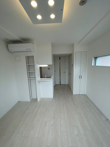 仲介手数料0円！！LUORE大曽根NORTHの居間・リビング