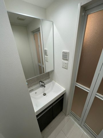 仲介手数料0円！！LUORE大曽根NORTHの洗面所