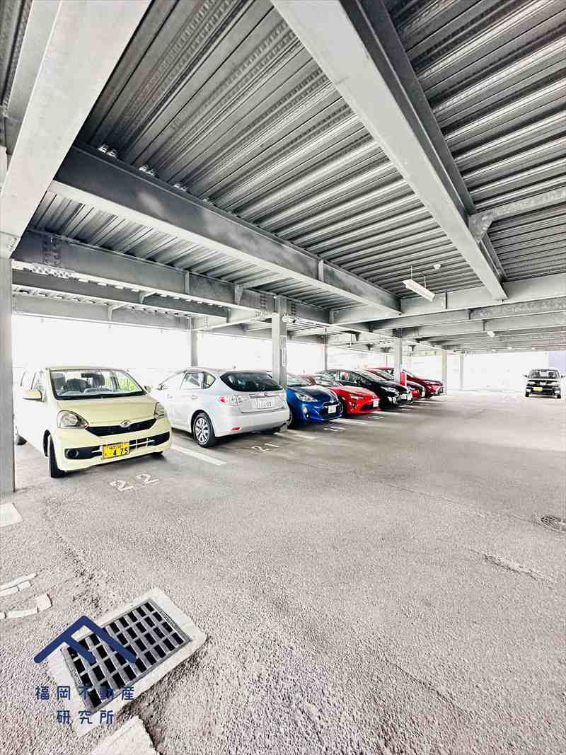 ステラ月の浦A棟の駐車場