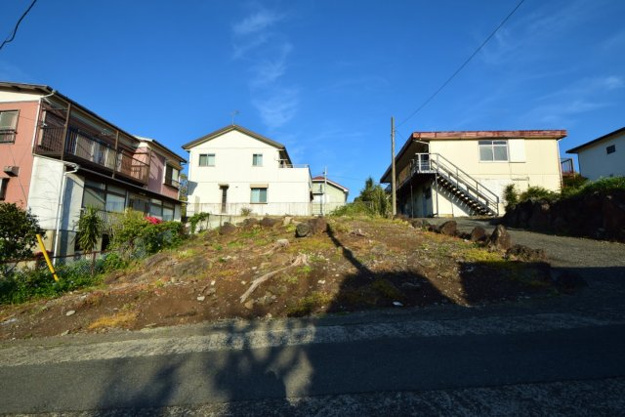 【前面道路含む現地写真】 | 伊東市川奈　売地