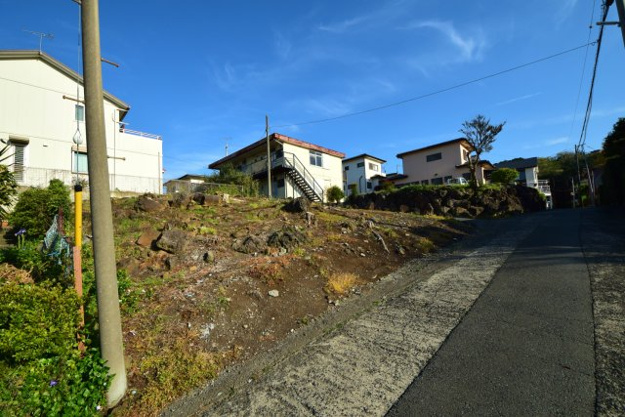 【前面道路含む現地写真】 | 伊東市川奈　売地