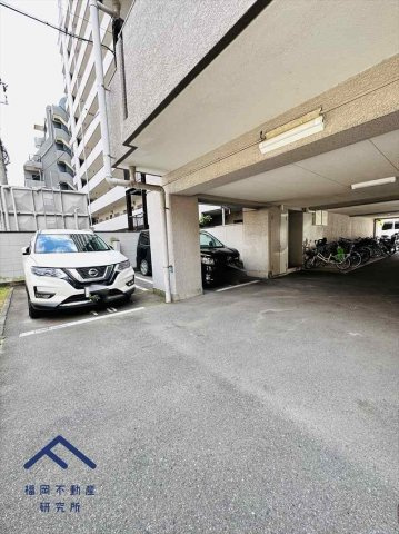 大手門パークファミリアの駐車場