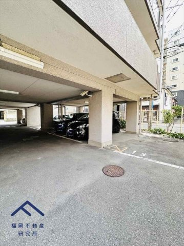 大手門パークファミリアの駐車場