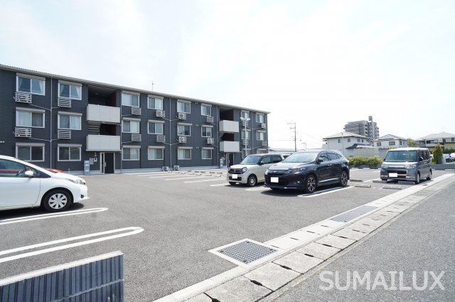 シオンKY　1号館の駐車場