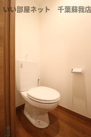 コネクトパークヒルズ神明町のトイレ|落ち着いた色調のトイレです