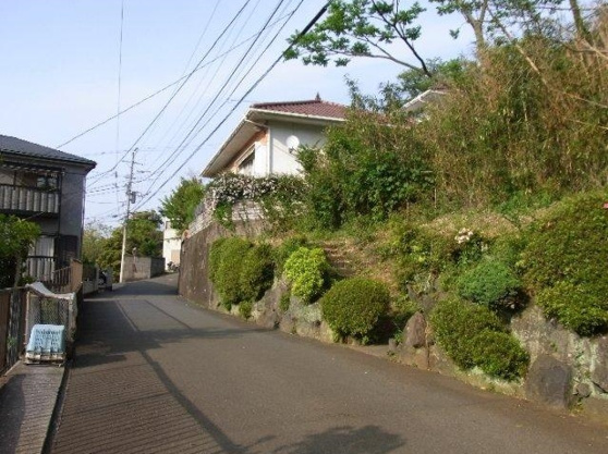 【前面道路含む現地写真】 | 伊東市瓶山1丁目　売地