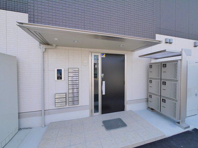 シュエット四条大路のエントランス|落ち着いたエントランスです