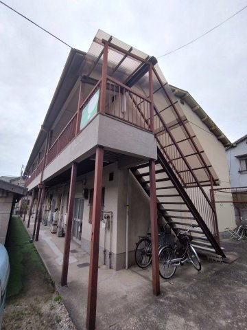 堺市西区浜寺石津町中１丁のアパート