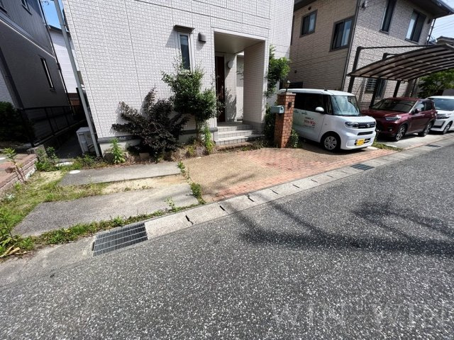 コンフォートヒルズ小鷹野の駐車場