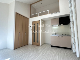 【洋室】 | ヴィッラ　リエート　エム | 洋室約8帖の広さがあり、ロフト付きで空間広めの洋室です！